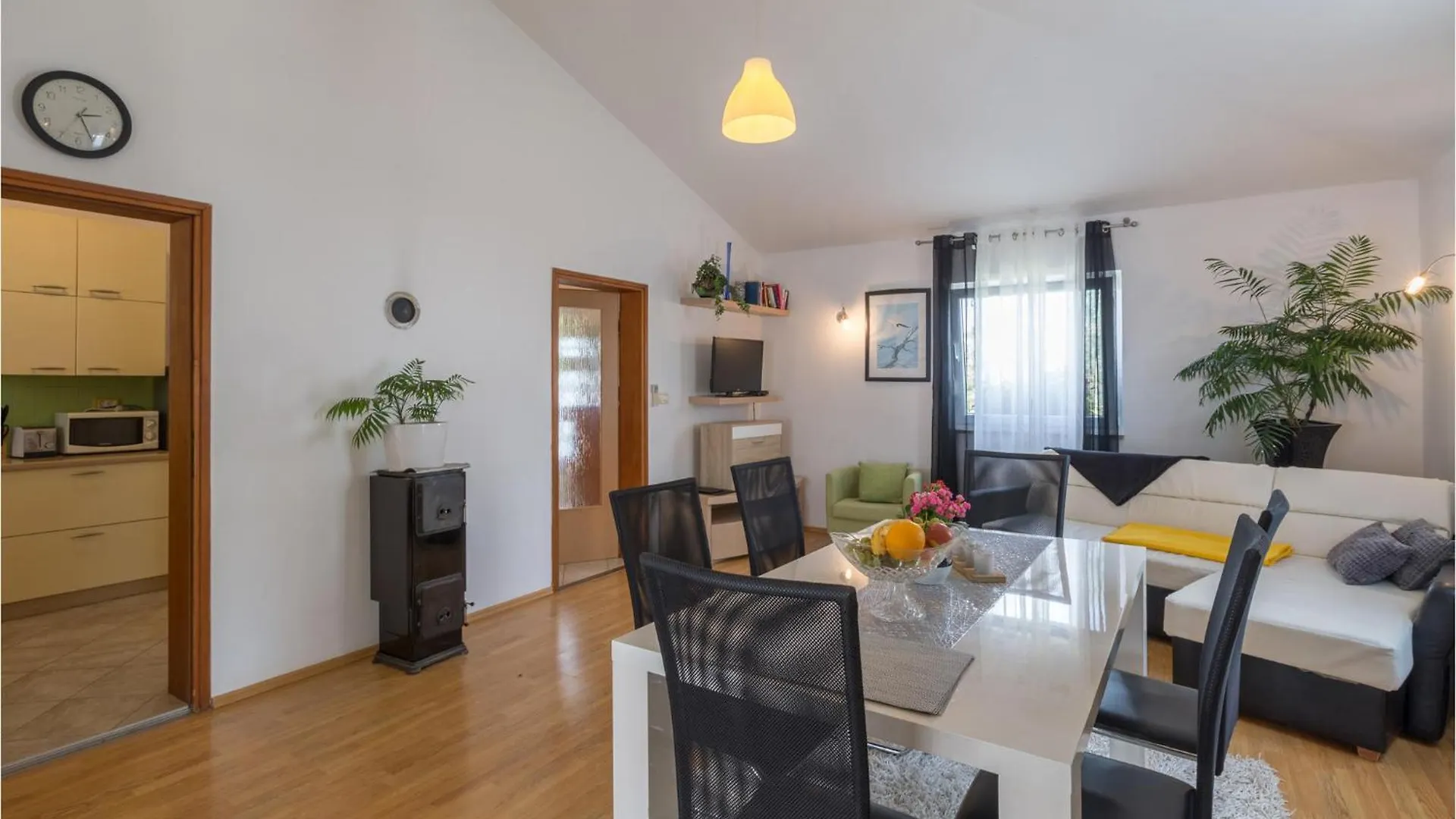 Stunning Home In Vodnjan With Kitchen Orbanici Holiday home
